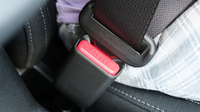 Cara Buka Safety Belt Tengah Avanza. Cara Melepas Sabuk Pengaman Mobil dan Memasangnya