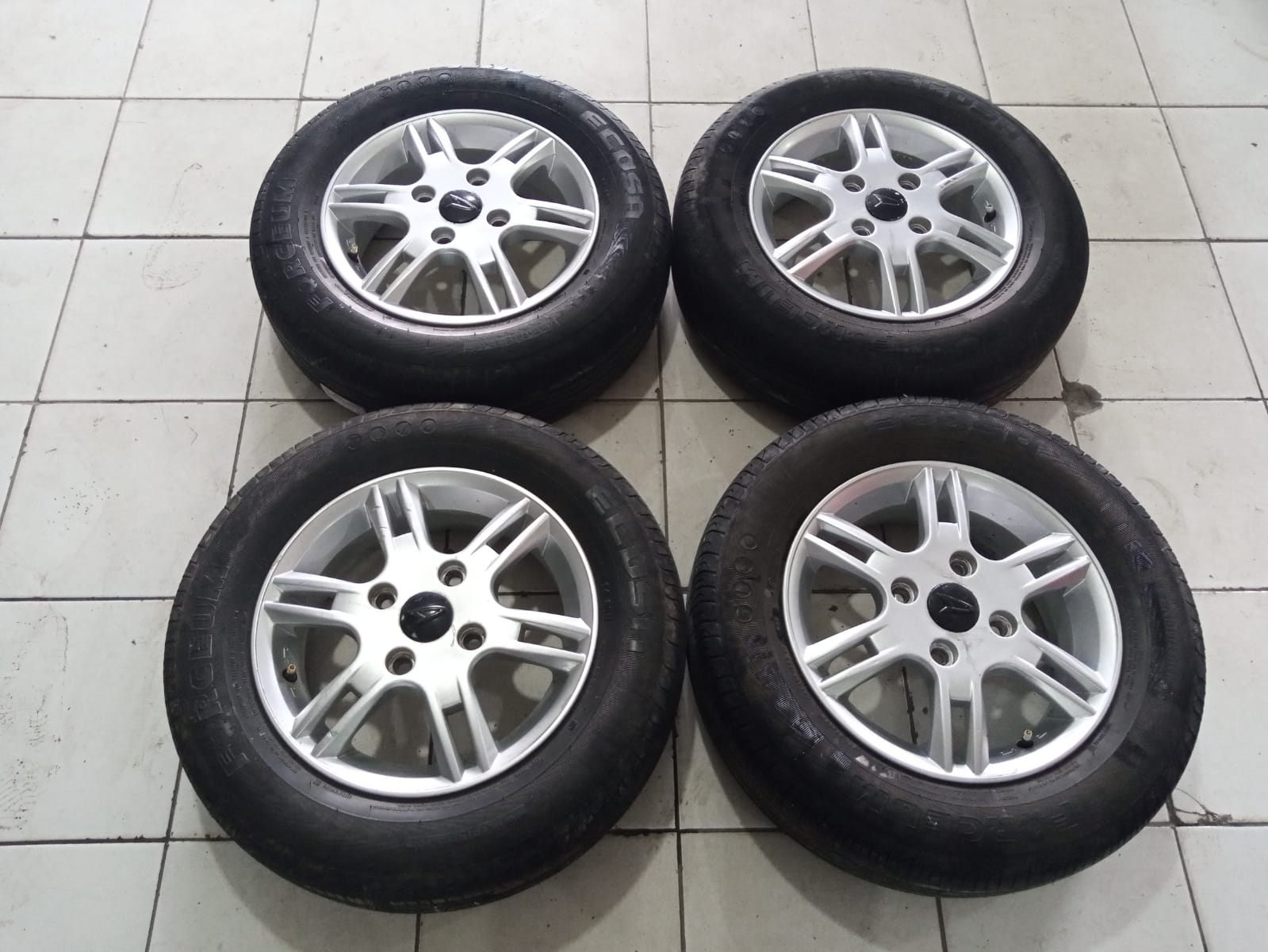 Velg Racing Xenia Ring 14 Bekas. Jual Velg Standar Bekas Xenia Ring 14 Pcd 4x114,3 Silver