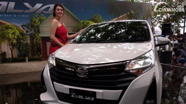 Perbandingan Toyota Avanza Dan Calya. Komparasi Toyota Calya vs Avanza, Mana Yang Lebih Value for Money?