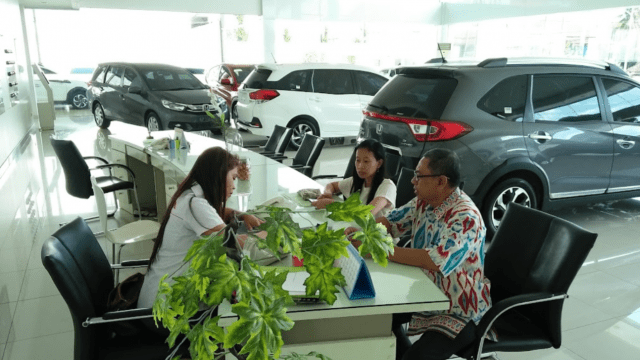 Simulasi Kredit Avanza Dp 100 Juta. Simulasi Kredit Toyota Rush DP 100 Juta, Gaji UMR Masih Bisa?