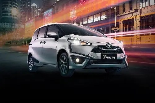 Perbandingan Toyota Sienta Vs Avanza. Toyota Avanza vs Toyota Sienta