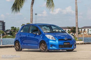 Modifikasi Mobil Avanza Warna Biru. Toyota Yaris Lama Ganti Warna Biru Metalik Jadi Fresh dan Sporty