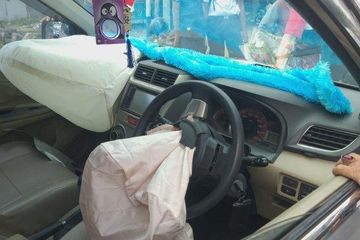 Cara Mematikan Lampu Airbag Avanza. Airbag Mobil Bekas Pernah Meledak Lalu Diakali Ketahuan, Pelototin Area Speedometer