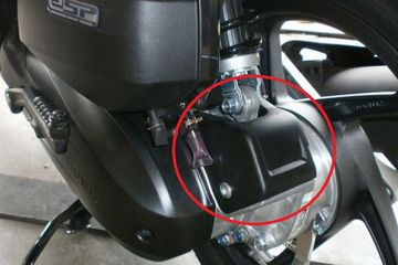 Letak Speed Sensor Avanza Matic. Jutaan Pemilik Skutik Honda Belum Tahu Fungsi Kotak Hitam di Bawah Sokbreker Belakang, Isinya Penting Lho!