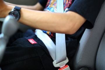 Cara Buka Safety Belt Tengah Avanza. Ini Dia Cara Pakai Safety Belt, Beda Tipe Beda Juga Cara Pasangnya