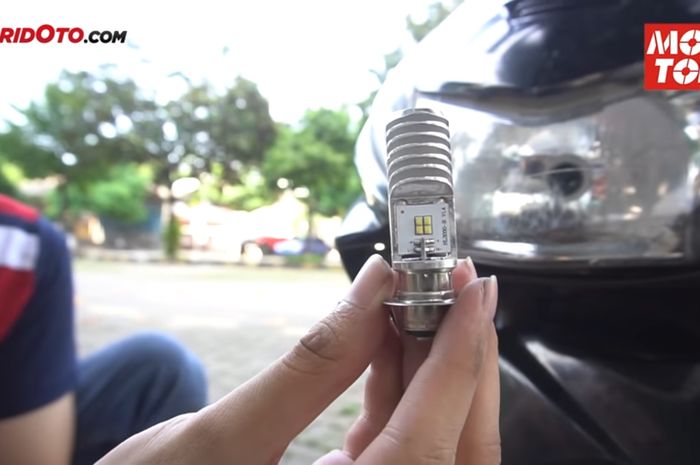 Cara Ganti Lampu Plat Nomor Belakang Avanza. Bisa Gak Hidup! Mau Ganti Lampu LED Untuk Sein dan Rem? Wajib Perhatikan Hal Ini Bro