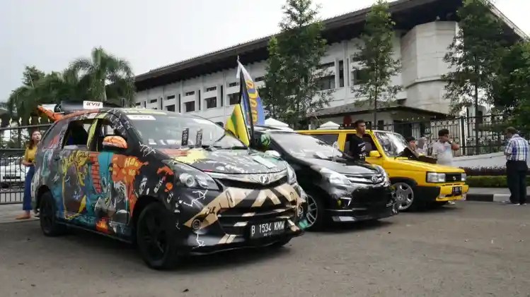 Modifikasi Jok Mobil Avanza Mbtech. 2 Toyota Avanza ini Dinobatkan Sebagai Mobil Dengan Interior Terbaik Se-Bandung