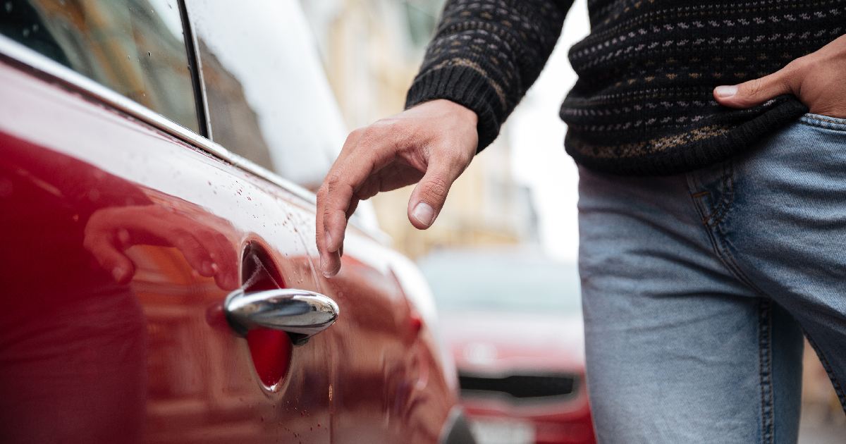 Cara Membuka Pintu Mobil Avanza Dari Dalam. 6 Cara Mudah Membuka Pintu Mobil yang Terkunci dari Dalam