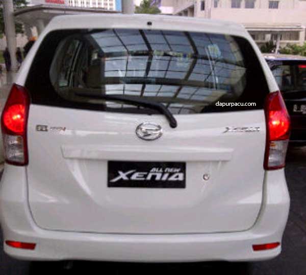 All New Xenia Tampak Belakang. Daihatsu Xenia Tampak Belakang 2012